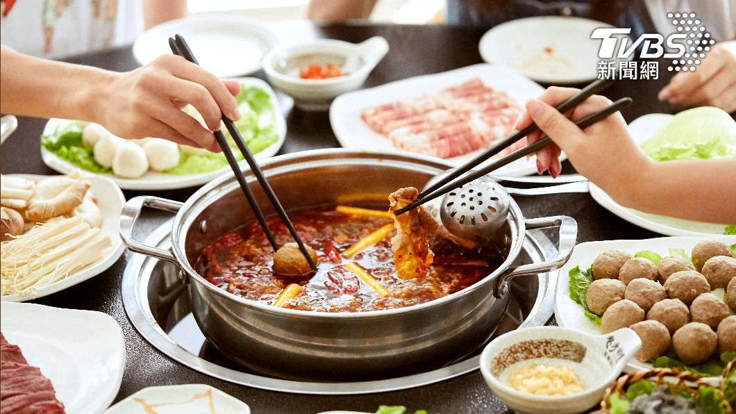 吃到飽他狂夾「1物」想吃回本 全網一看秒懂:是有錢人
