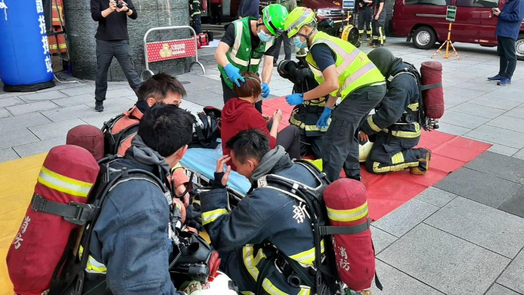 防春節火災傷亡 三猿廣場、新北消防局攜手演練