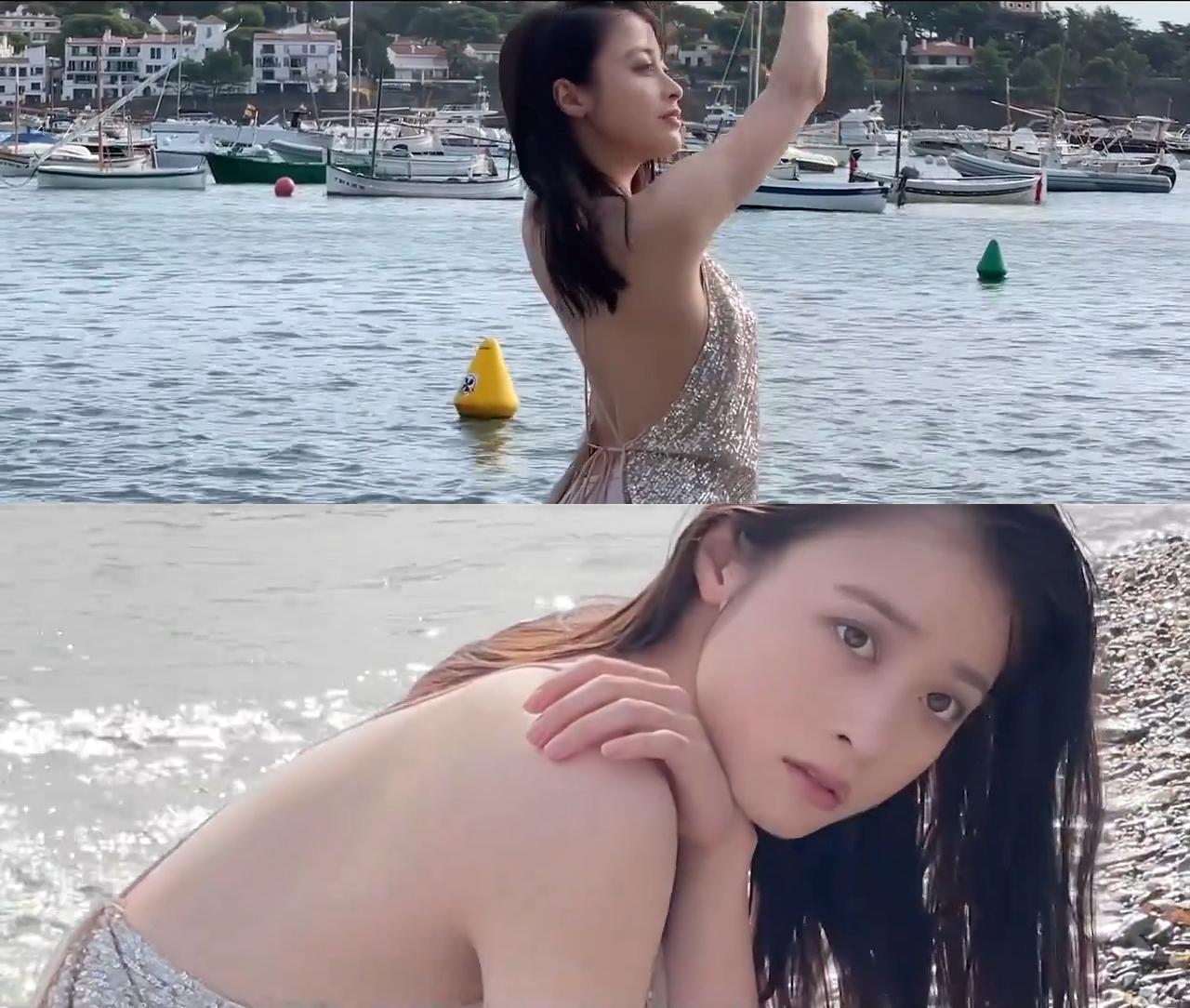 橋本環奈罕見露出美背,性感服裝還一路開到腰下。(圖/翻攝自HK3_BCN推特)