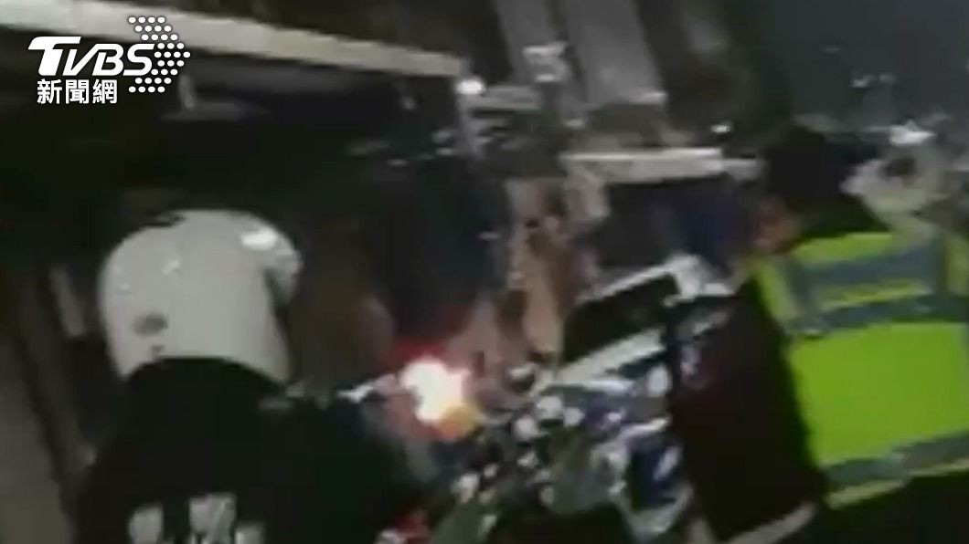 遭警開兩槍仍駕車逃!新北男遭控亮槍 落網稱:只有揮刀