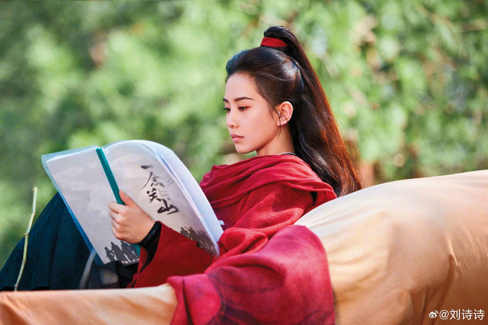 劉詩詩拍《一念關山》時鬧出婚變,有人說是為了炒戲,也有人說是黑粉為了讓作品失焦。(圖/翻攝自劉詩詩微博)