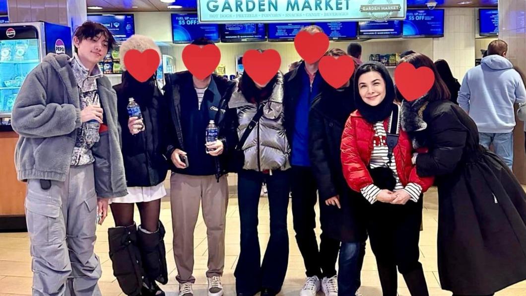 張清芳(右二)赴美替兒子Nathan慶生,更相約朝聖西洋天后瑪丹娜演唱會。(圖/翻攝自張清芳臉書)