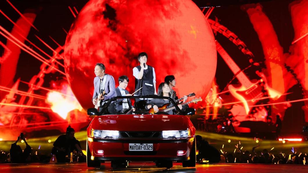 五月天3月將在高雄世運主場館開唱,舉辦「回到那一天」無限放大版演唱會。(圖/相信音樂提供)