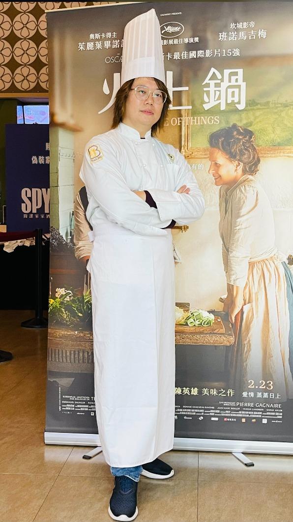 賴孟傑賞味《火上鍋》揭密《女外科》取材畢諾許。(圖/海鵬提供)