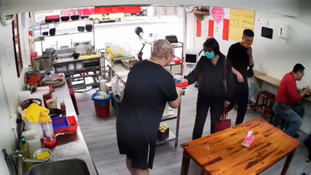 好久不見！捕獲野生周美青低調現身　「親切搏感情」店家驚呆