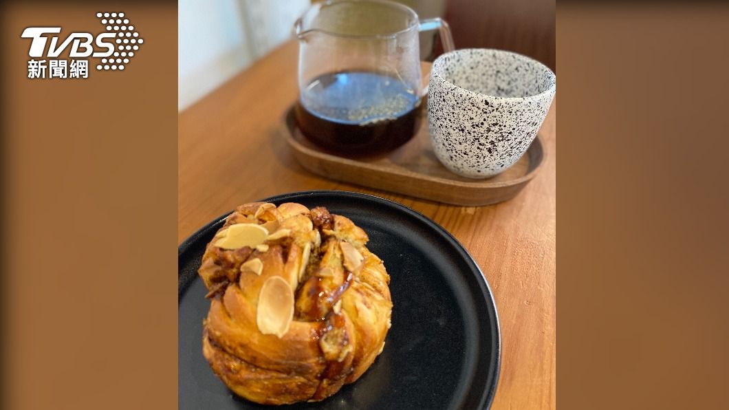 肉桂捲做為下午茶點心,相當有飽足感。(圖/蘇憶歡攝)