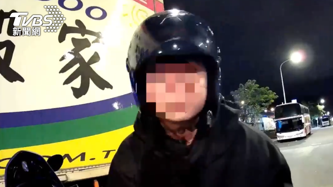 警方到場時僅一名落單少年遭開單。（圖／TVBS）