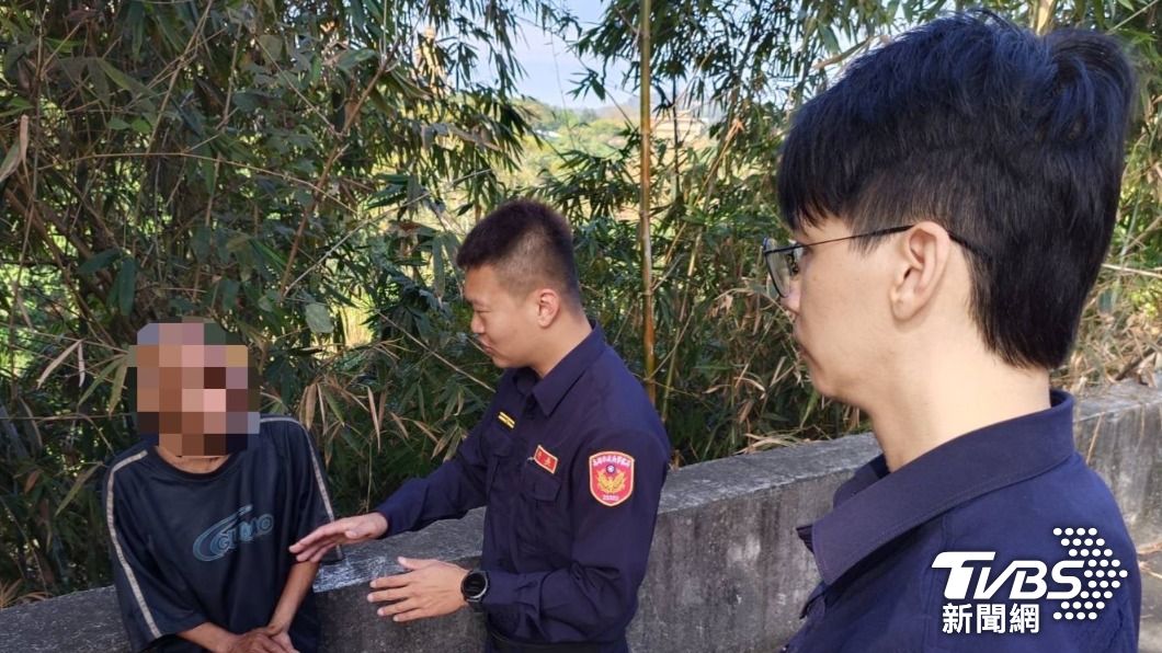 揪感心!仁武暖警攜手社福中心 關懷慰訪獨居男過好年