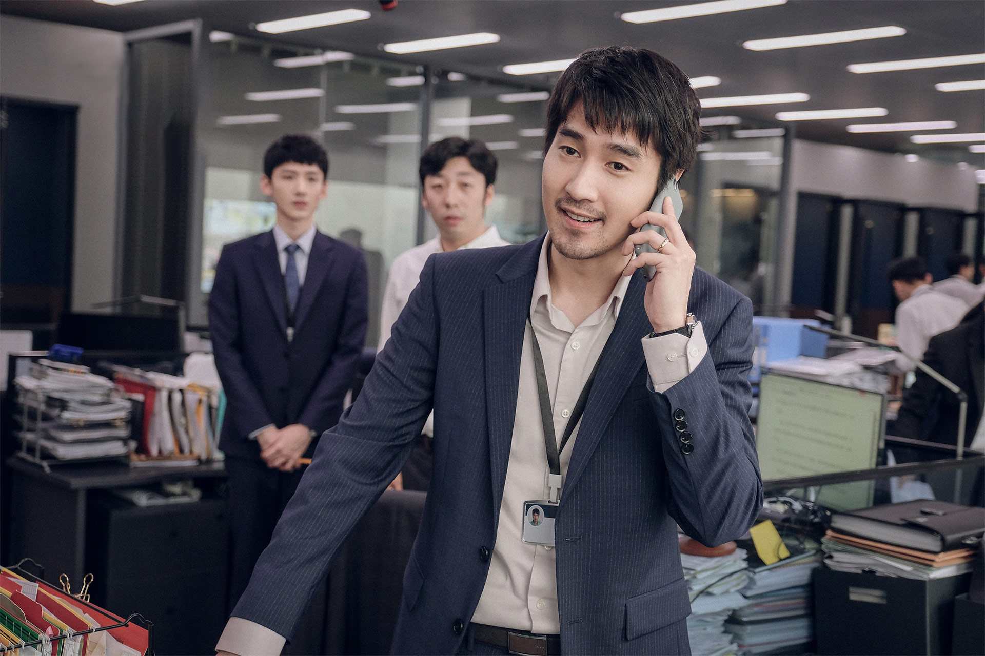 趙又廷在《平凡的榮耀》飾演的投資經理「吳恪之」。(圖/中天娛樂台提供)