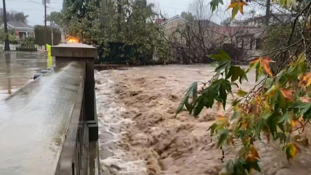 風暴來襲!加州多地進入緊急狀態 洛杉磯發洪水警報、90萬戶停電