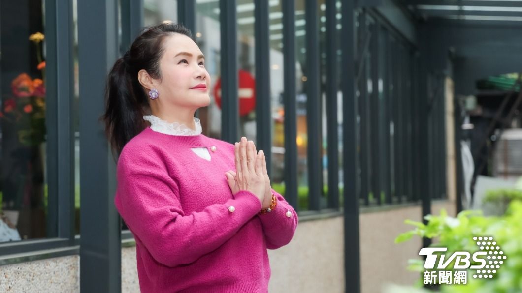 廖美然提醒大家拜土地公的供品的注意事項。（圖／趙世平攝）