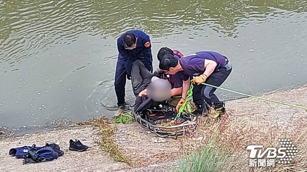 台南7旬翁「突然暈眩」跌落6米深大排 下半身脫力卡水中