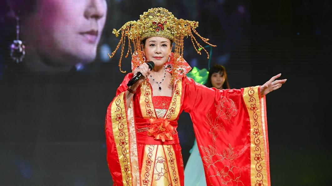 64歲一代女皇金佩姍再現「媽祖出巡」　每日走萬步瘦10公斤！