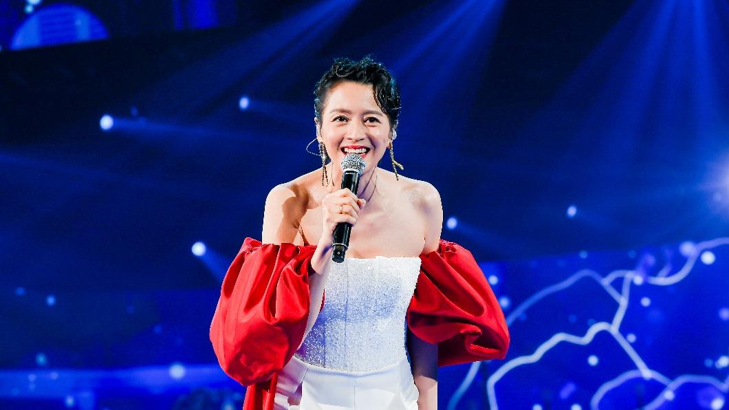 梁詠琪連8經典串燒逼人陷回憶殺! 吳克群《紅白》搏命演出萬人尖叫