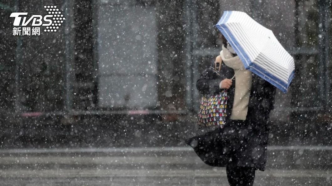 東京發布大雪警報，羽田機場逾百航班取消。（圖／達志影像美聯社）