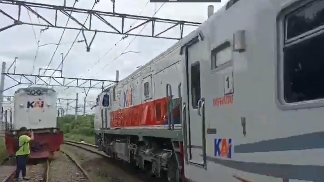 為搶拍列車!印尼YTR「站軌道上」遭輾斃 驚悚片全都錄