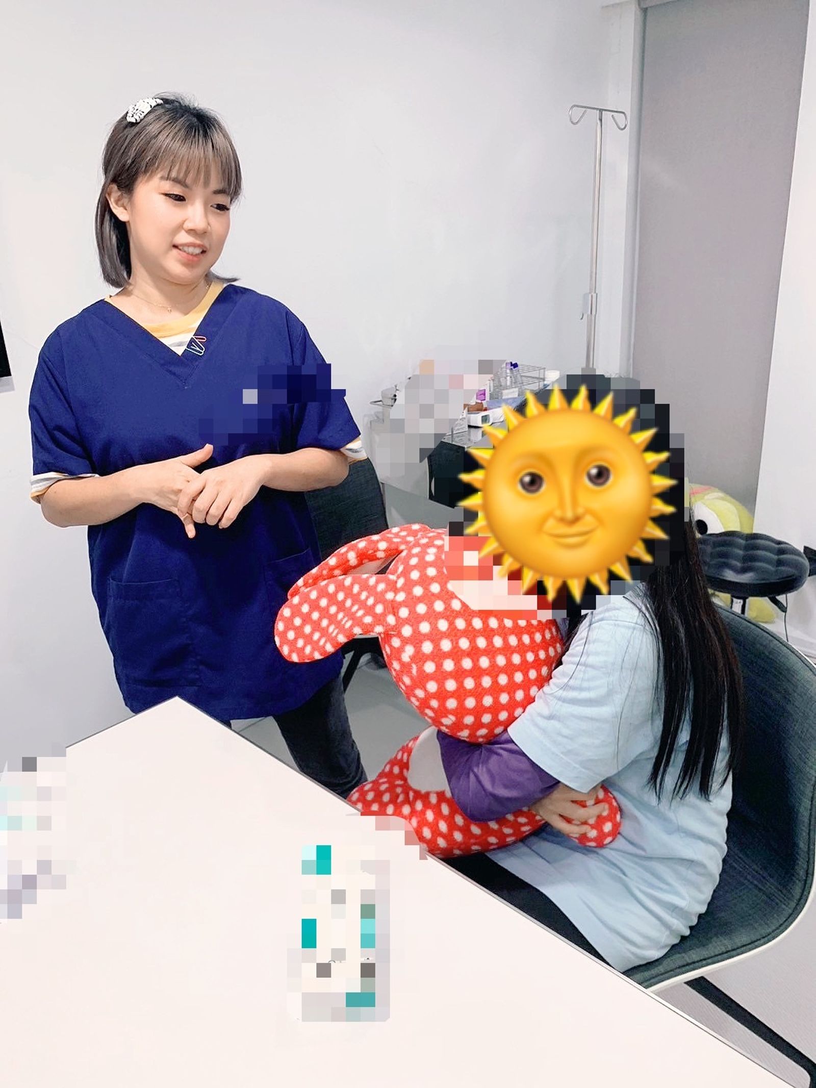 黃鐙輝經紀人老婆萁萁為了換房,回職場當上班族。(圖/翻攝自臉書)