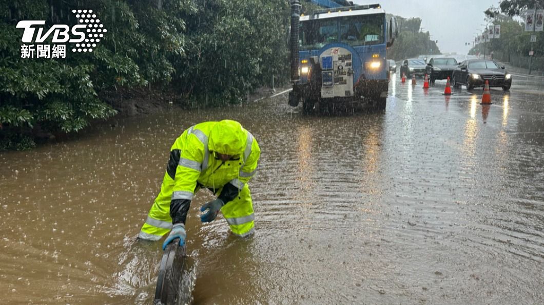 暴雨襲南加州至少3死、50萬戶停電　洛杉磯土石流毀房屋