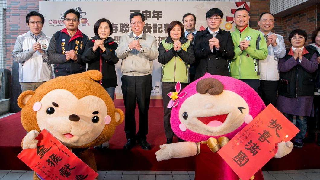 鄭文燦過去曾發送「桃喜圓滿」春聯。（圖/翻攝鄭文燦臉書）