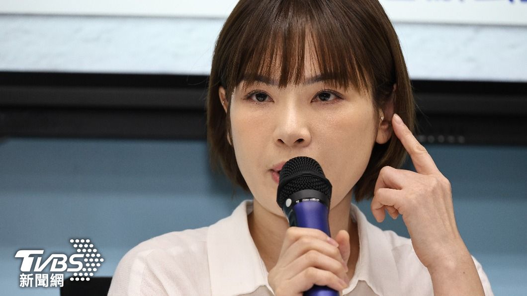 陳沂在記者會上還原事發經過。(圖/張哲鳴攝)
