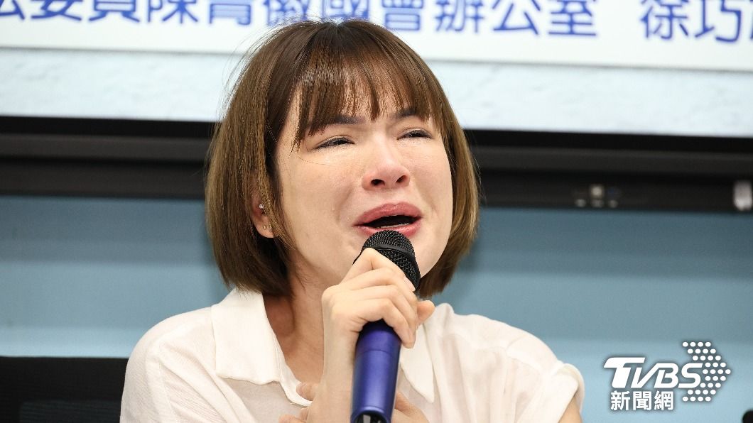 陳沂本想堅強,但媽媽的眼淚,讓她不禁淚崩。(圖/張哲鳴攝)