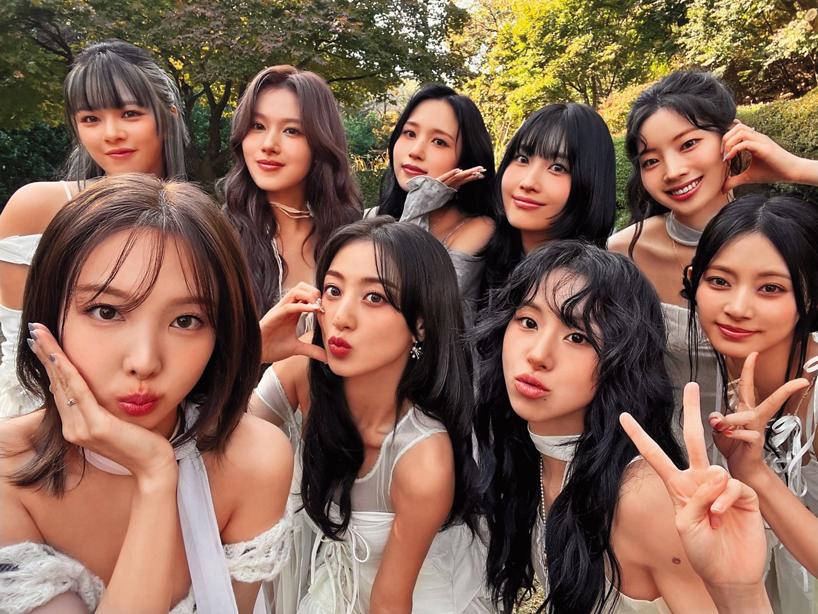 TWICE日前發行全新專輯,目前正忙於世界巡迴演唱會。(圖/翻攝自TWICE官方臉書)