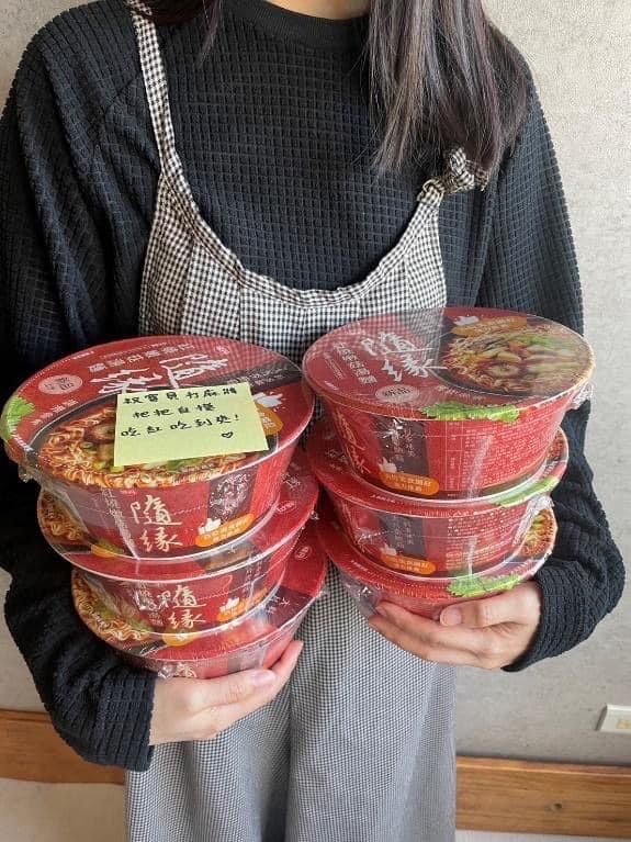 為了增加財運更有不少民眾喜歡準備大紅色有關的產品,增加中獎贏牌機會。