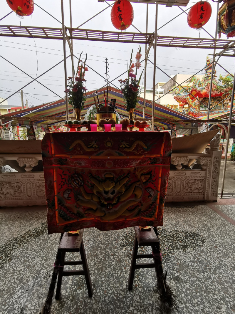 拜天公的頂桌。（圖／楊登嵙老師提供）