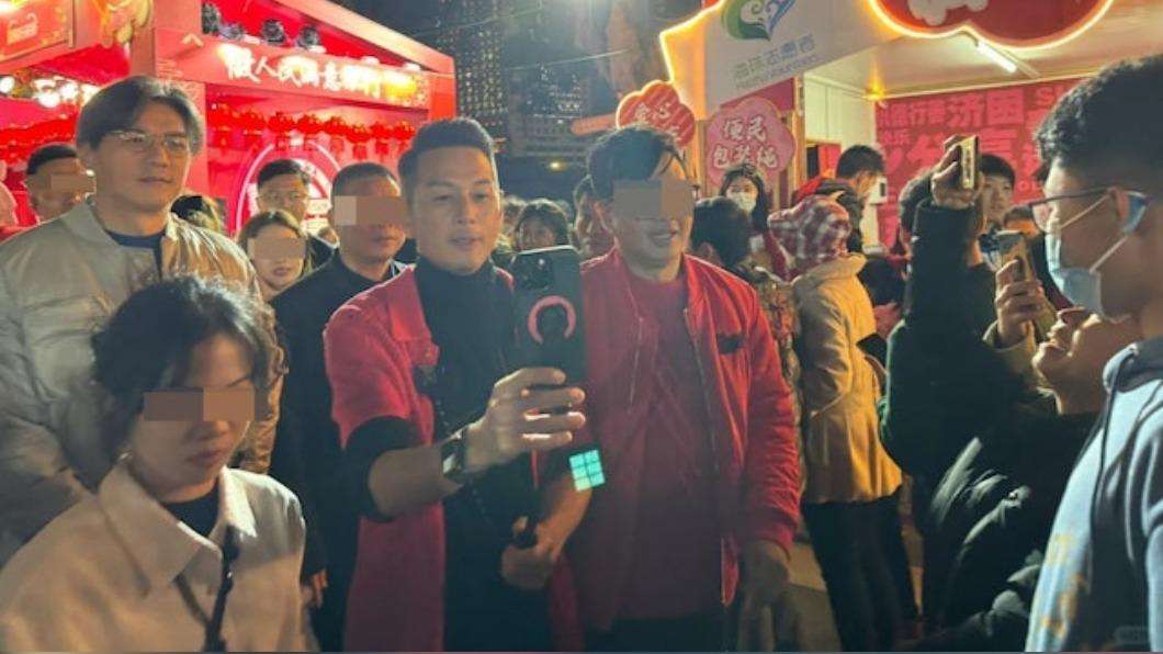 吳家樂現身大陸花市，現場一度造成轟動。（圖／翻攝自小紅書）