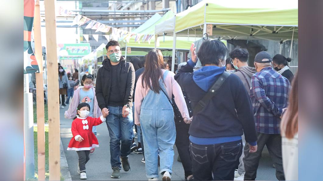 文化部文資園區新春市集「盛典宇宙」,今年共有250組的品牌參與盛會。(圖/文化部提供)