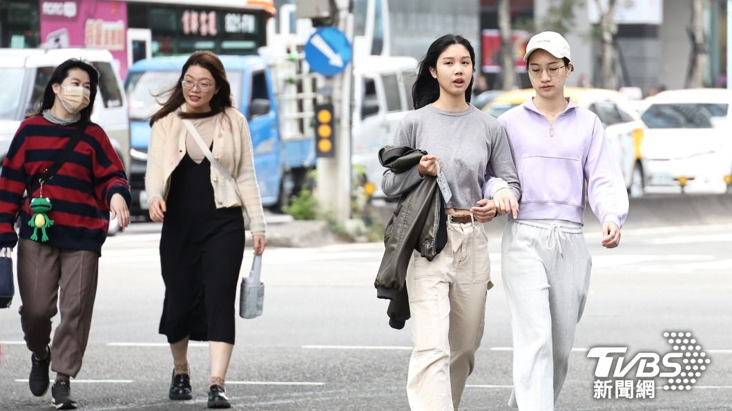 超強冷氣團「全台濕冷」！7縣市10℃↓　一路急凍到初三