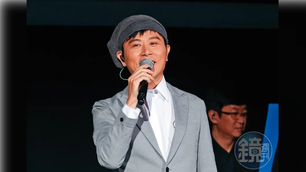 伍思凱「1天爽賺25萬」!副業暴富開賓士 奢華近況曝光