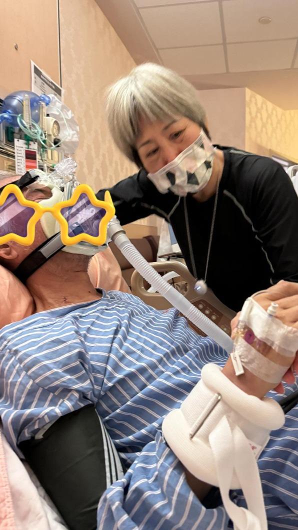王宥忻心疼公公遭病魔折磨，而婆婆也時常替公公按摩，可惜終究天人永隔。（圖／翻攝自財富女神王宥忻臉書）