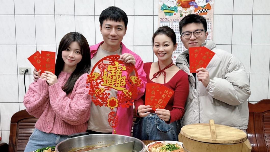 陳隨意為老婆謝宜君及兒女準備滿滿一桌好菜,全家團圓迎接金龍年到來。(圖/豪記唱片提供)