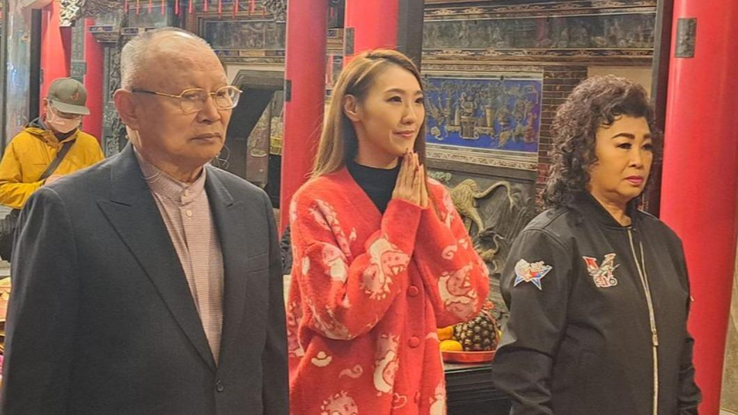 歌手謝金晶受邀為新港奉天宮搶頭香活動演唱。(圖/翻攝自新港奉天宮臉書)