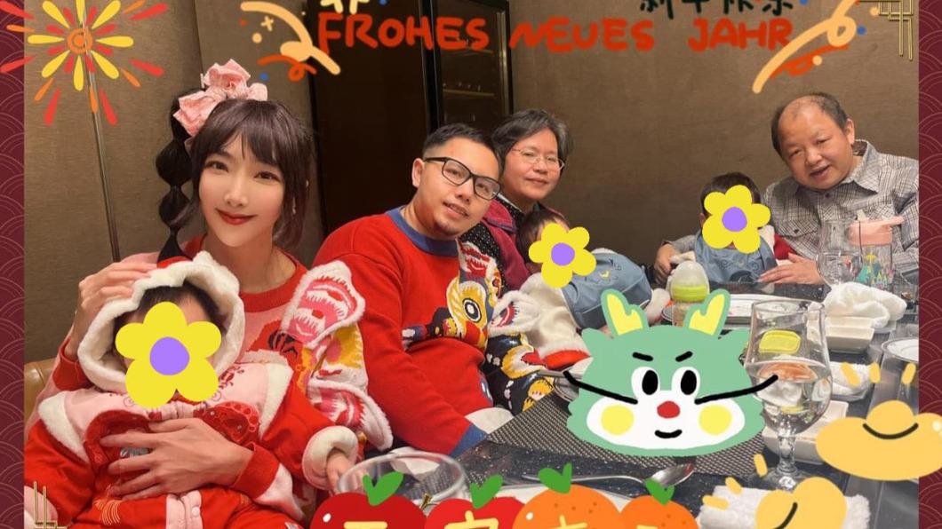 李宓(左)因為嚴重害喜,年夜飯幾乎吃不下。(圖/翻攝自李宓臉書)