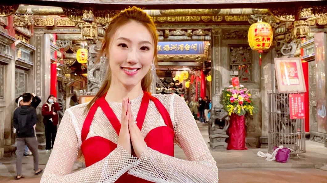 謝金晶直擊!新港奉天宮搶頭香太震撼 年節奔墓園陪豬哥亮圍爐