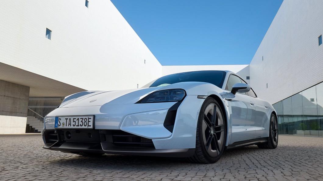 繼Macan EV亮相之後,Porsche當家電動車Taycan車系小改款也即將現身。(圖/翻攝自Porsche官網)