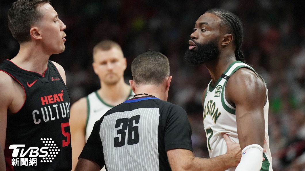 NBA／阿舍哥遭「夾手硬扯」！布朗吞惡犯　賽後怒嗆：賭他不敢了