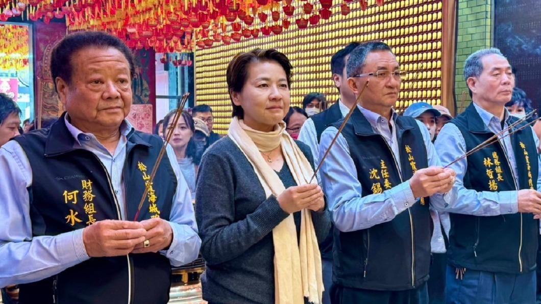 黃珊珊春節勤走宮廟。（圖／黃珊珊臉書）