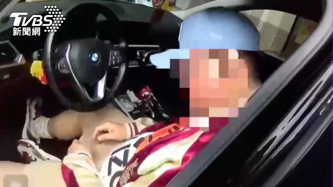 BMW違停路口!高雄男「睡死車上」一查酒測超標 下場慘
