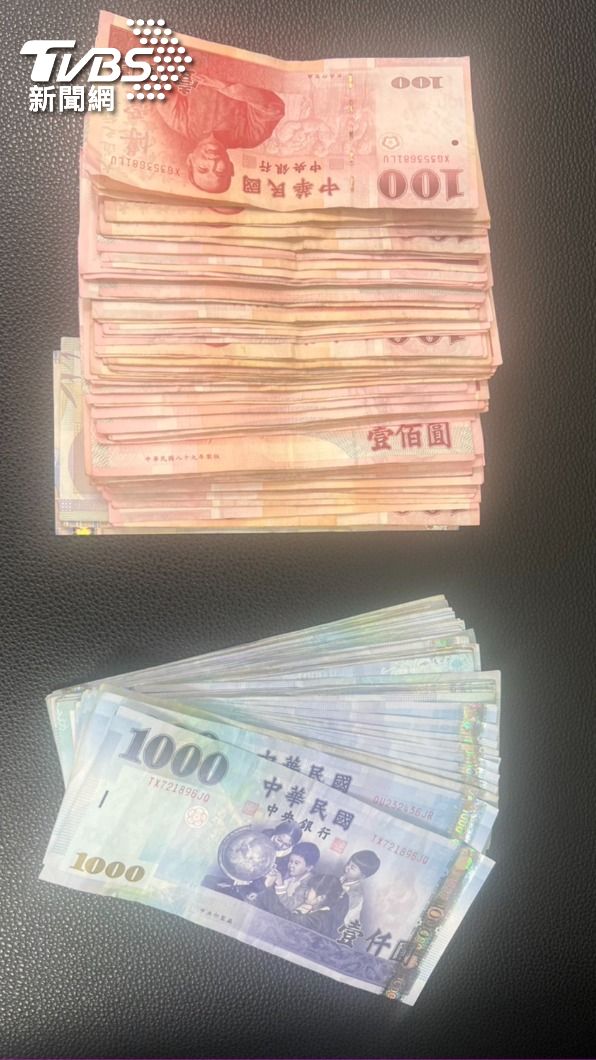 現場查獲賭資和抽頭金。(圖/TVBS)