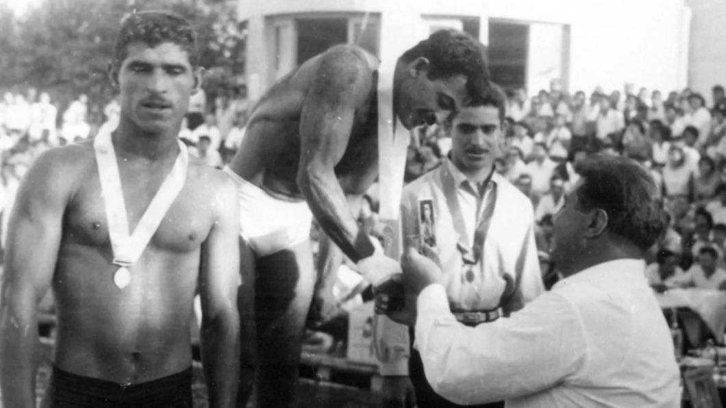 阿斯卡利1951年27歲時,代表伊朗參加印度新德里(New Delhi)舉行的首屆亞運會。(圖/翻攝自 X)