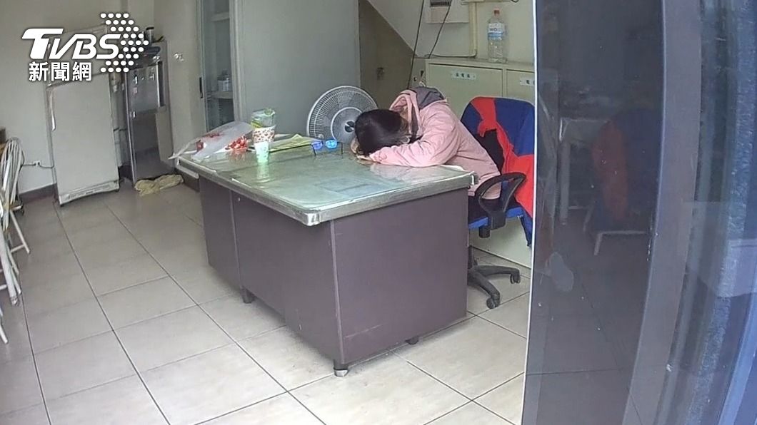 怕浪費資源！女騎士經痛虛脫拒叫救護車　暖警做這事好貼心