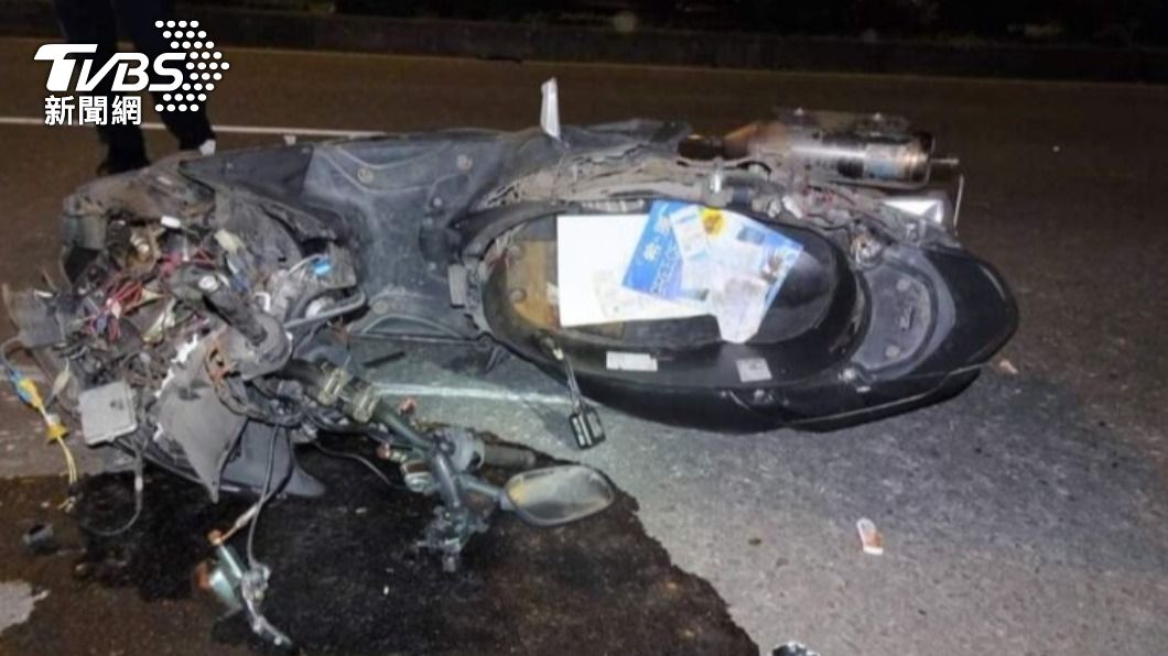 機車騎士明顯死亡。(圖/翻攝自記者爆料網)