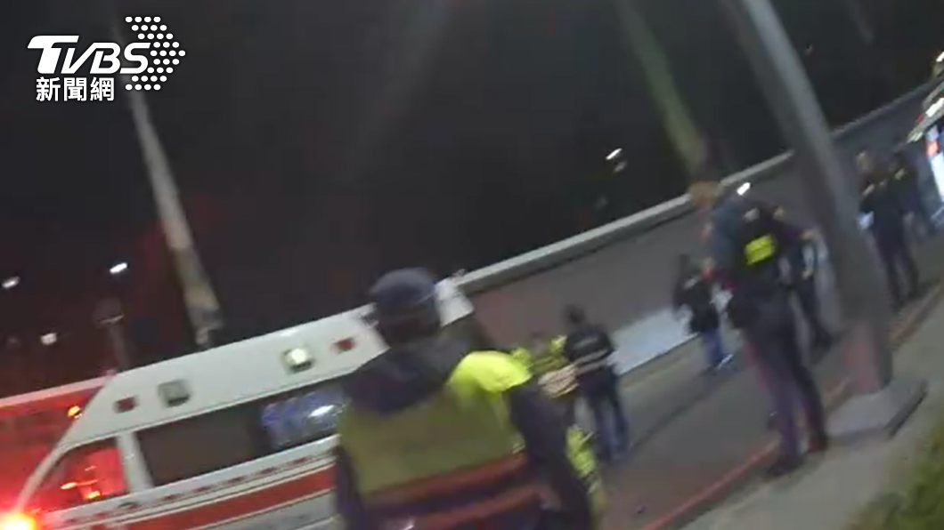 開工不平靜!債務糾紛「電擊棒」押人上車 警轟11槍救人