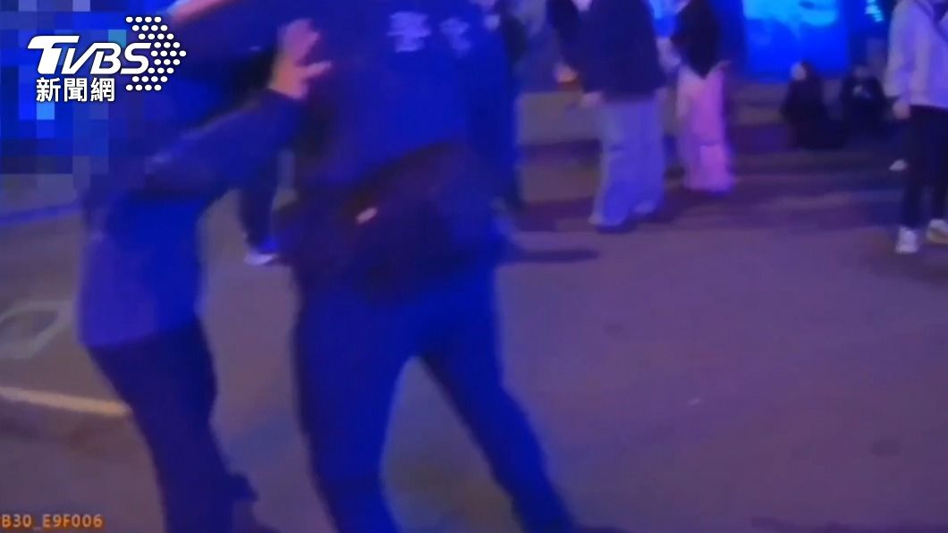情侶夜店爆爭吵!醉男飆國罵還揮肘打警 情人節在派出所度過
