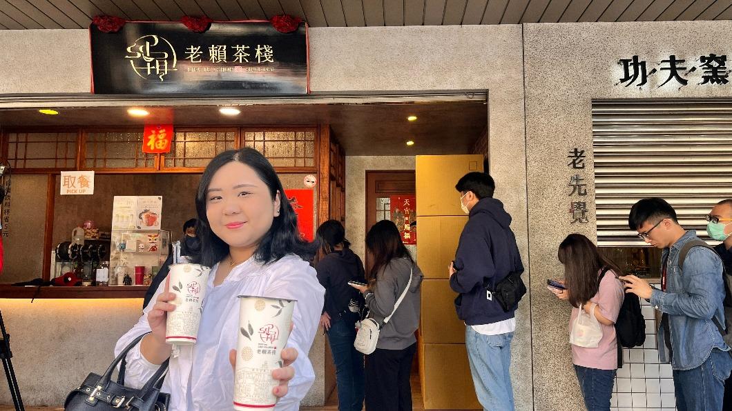  連鎖飲料店老賴茶棧，今（15）日起連續2天招牌飲品加1元多一杯。（圖／TVBS）