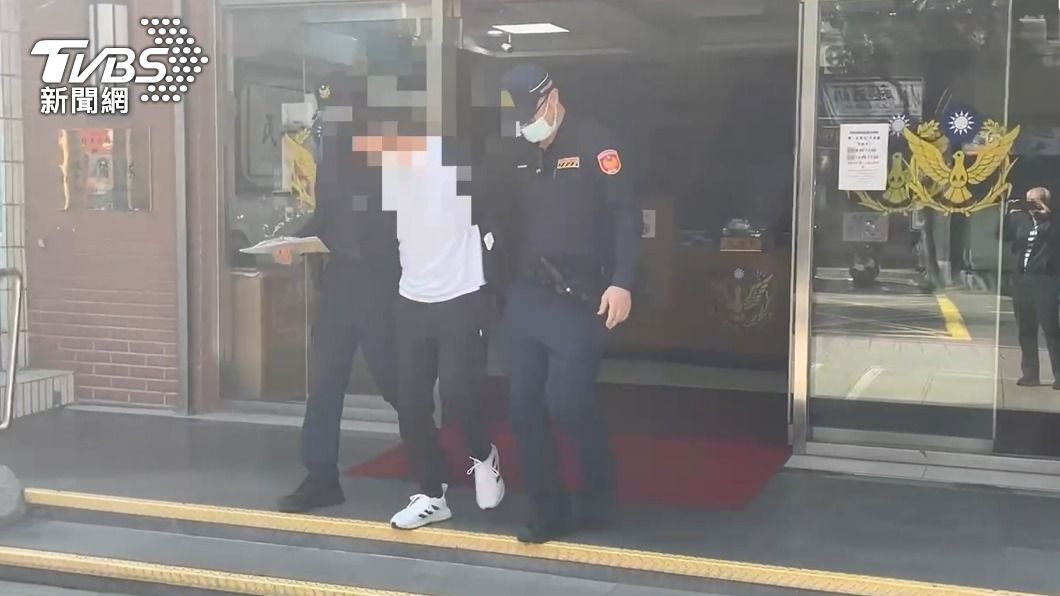 曾姓通緝犯被警方移送法辦。(圖/TVBS)