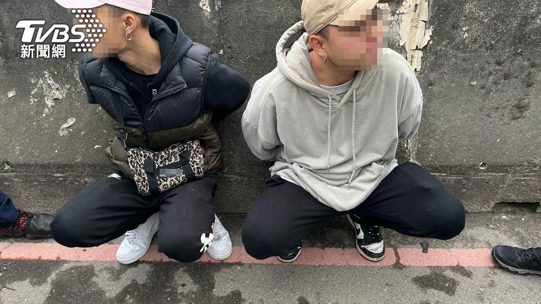 中午才剛吸毒!新北2男駕車外出上班 闖紅燈亂衝遭警逮